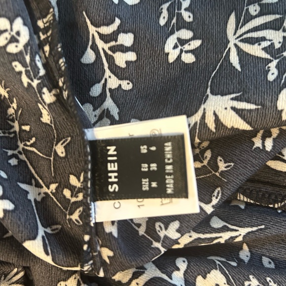 New Women black hi neck dress blouse. Size medium - Picture 4 of 8